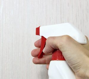 روش های پاک کردن کاغذ دیواری
